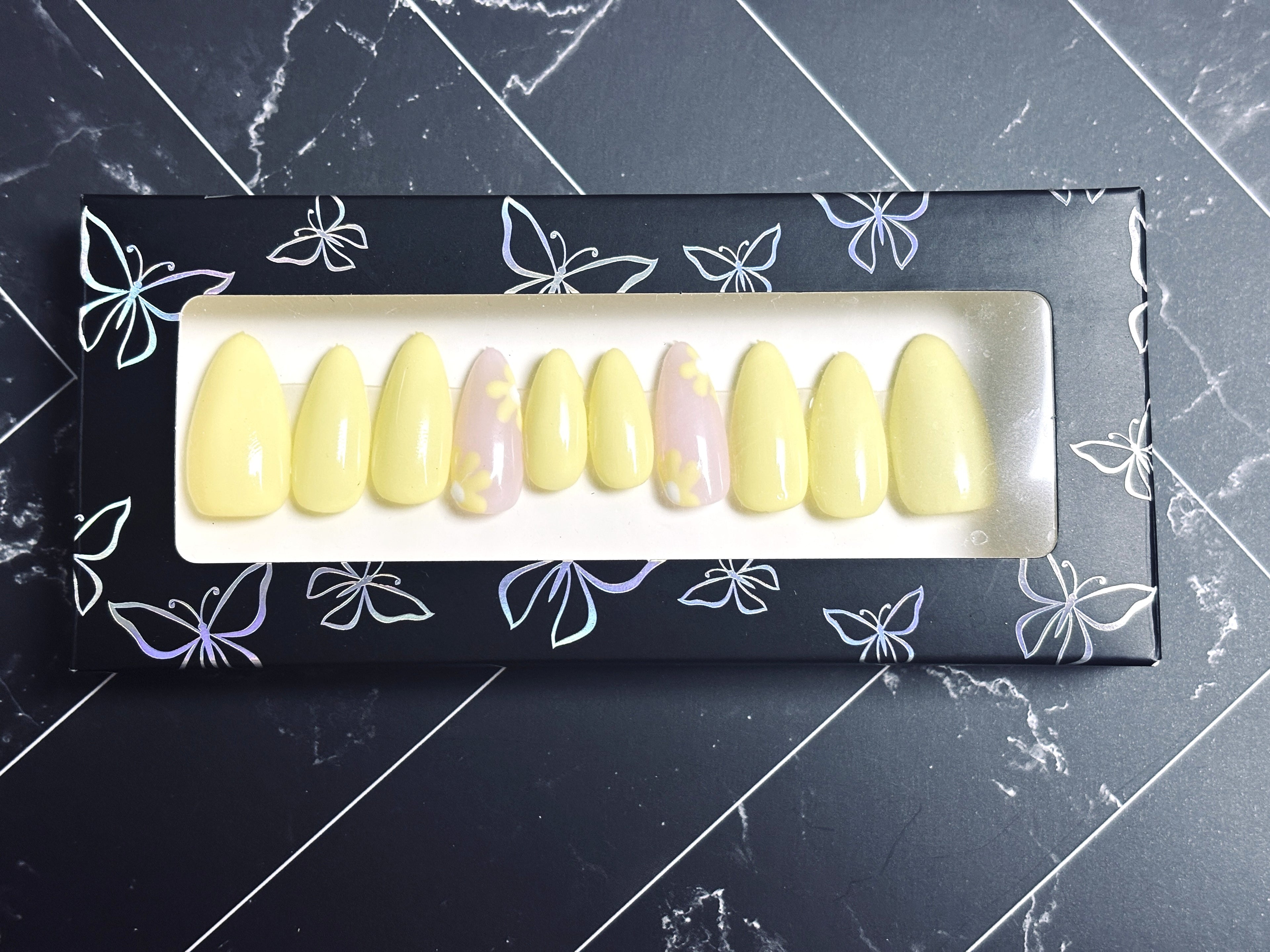 Yellow Flower Press-On Nails – “Lemon Blossom” Collection